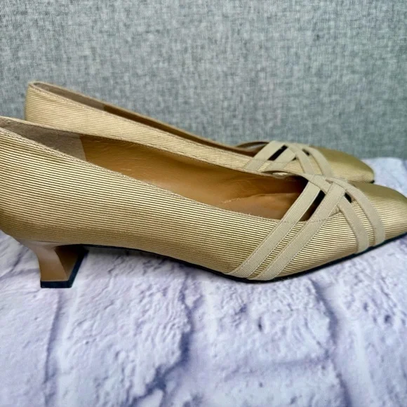 Vintage Stuart Weitzman Gold Cream Pumps Kitten Heel Made in Italy 7.5 Narrow - Picture 3 of 13